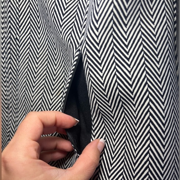 J. MCLAUGHLIN • BLACK & WHITE CHEVRON HERRINGBONE JACKET • EUC - Picture 5 of 8